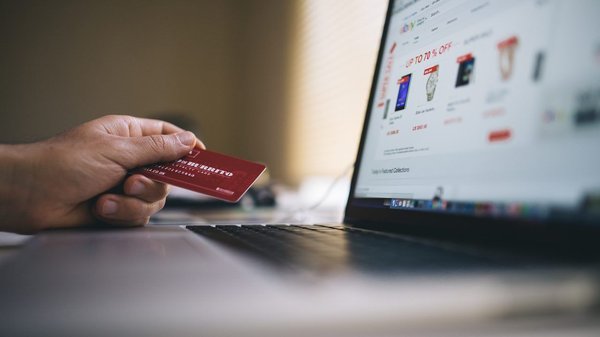 Quelle banque en ligne ou néobanque choisir pour son entreprise ?