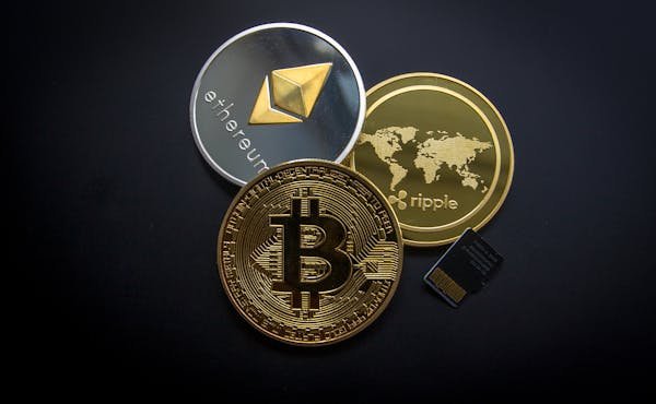 Le guide ultime des cryptos : actus et analyses essentielles